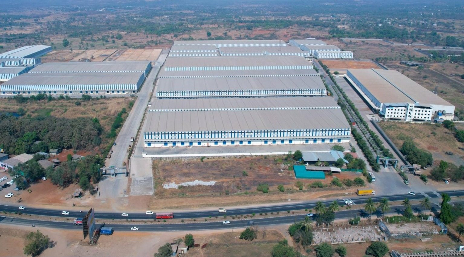 Warehouse park on the Mumbai–Nashik highway
